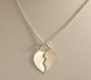 Herzanhänger, -Silber-geteiltes Herz mit zwei Ketten